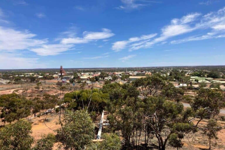 Perth to Kalgoorlie Road Trip: 12+ Things To Do On The Way